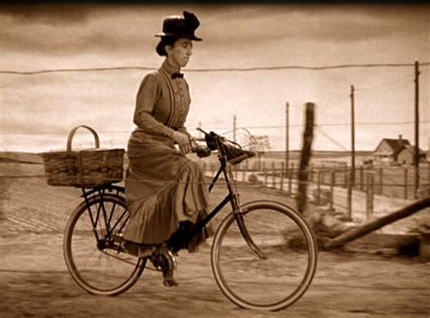 The visual effects techniques used to create the 'Wizard of oz switch riding bike